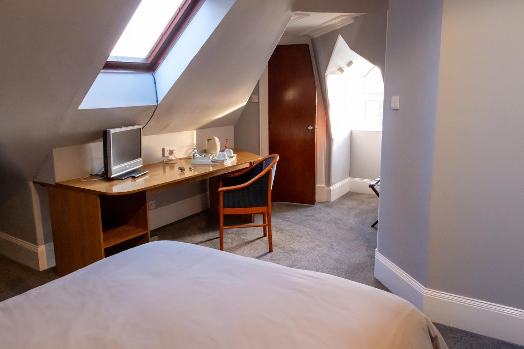 Station Hotel Ellon Exterior photo