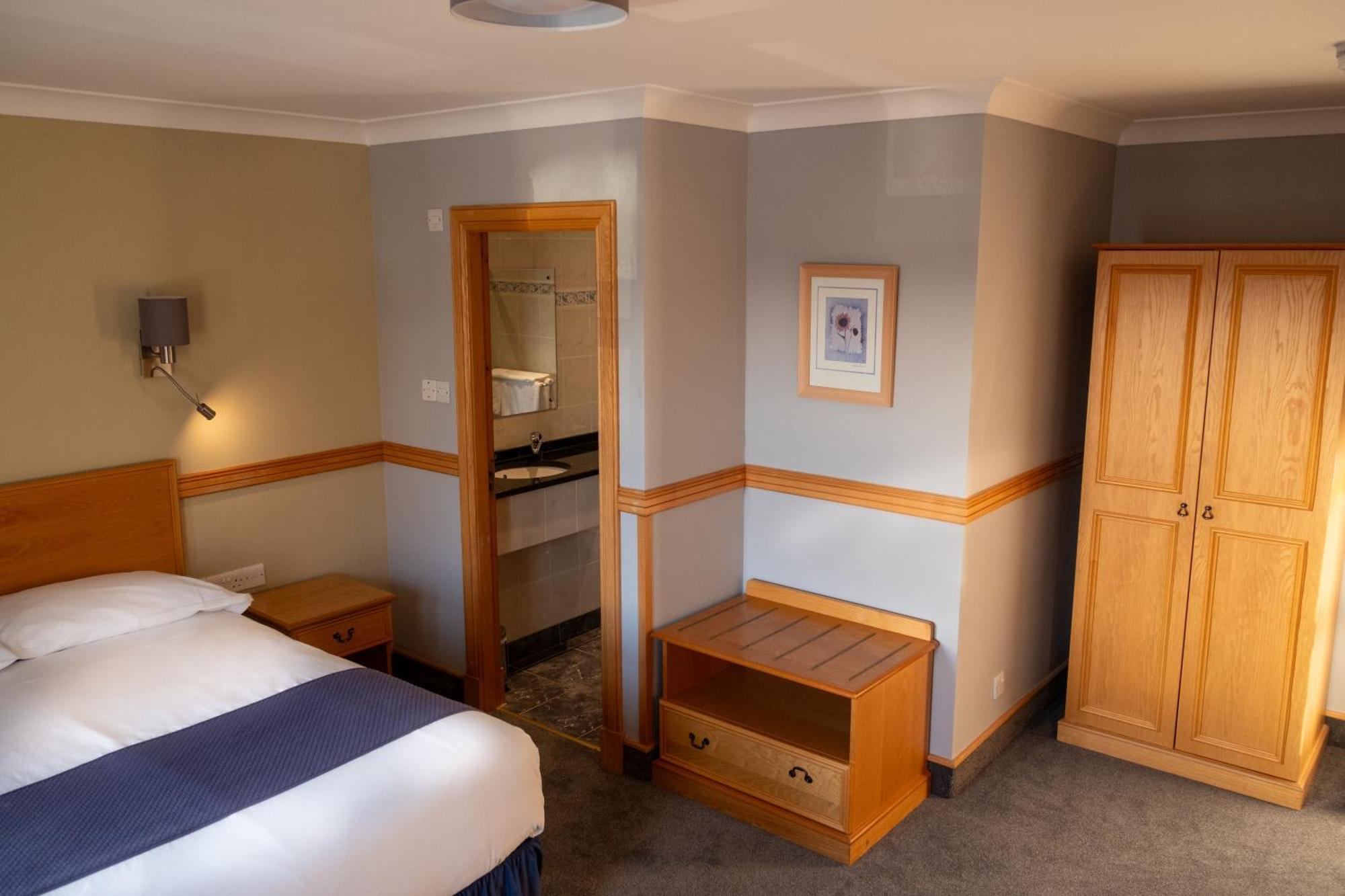 Station Hotel Ellon Exterior photo