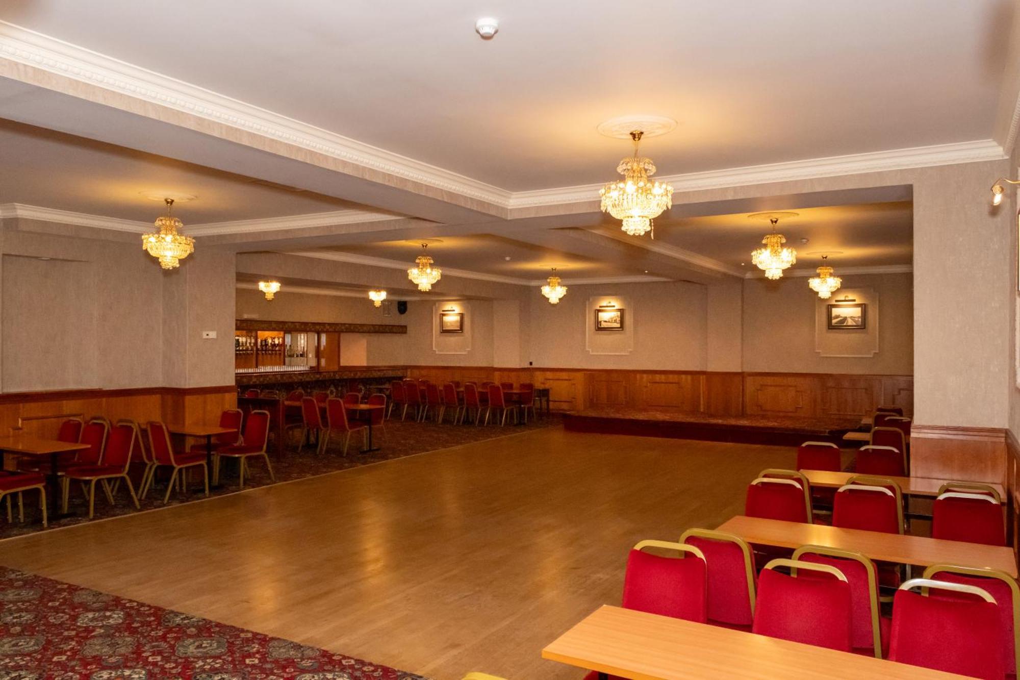 Station Hotel Ellon Exterior photo
